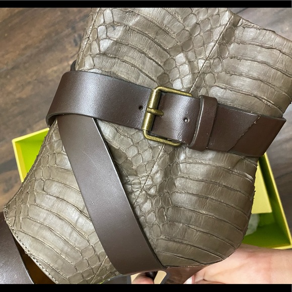 Snake skin, sock bootie heels 👠 - Picture 4 of 11